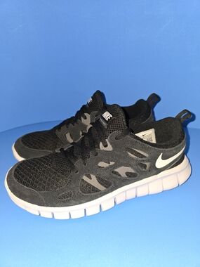 🔥 Nike Free Run 2 🔥
Size 8.5 Women (7Y)